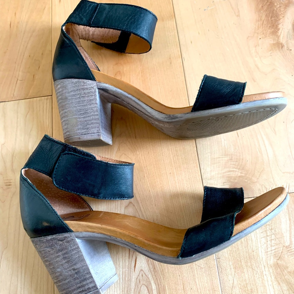 EOS Starrin heeled sandals
